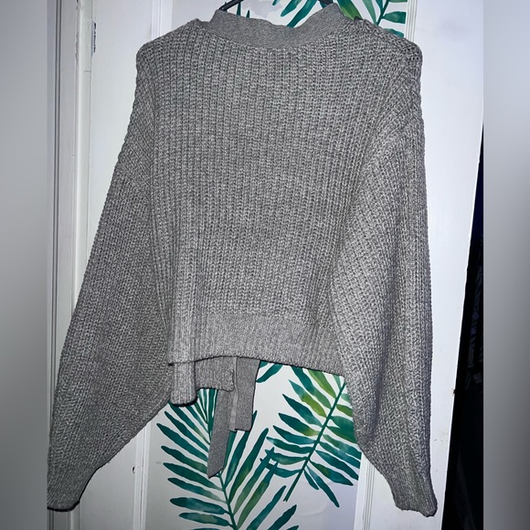 H&M Divided Gray Short Wrap Sweater Women’s M - Picture 2 of 3